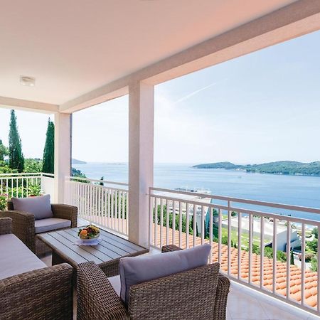 3 Bedroom Beautiful Apartment In Orasac Exteriér fotografie