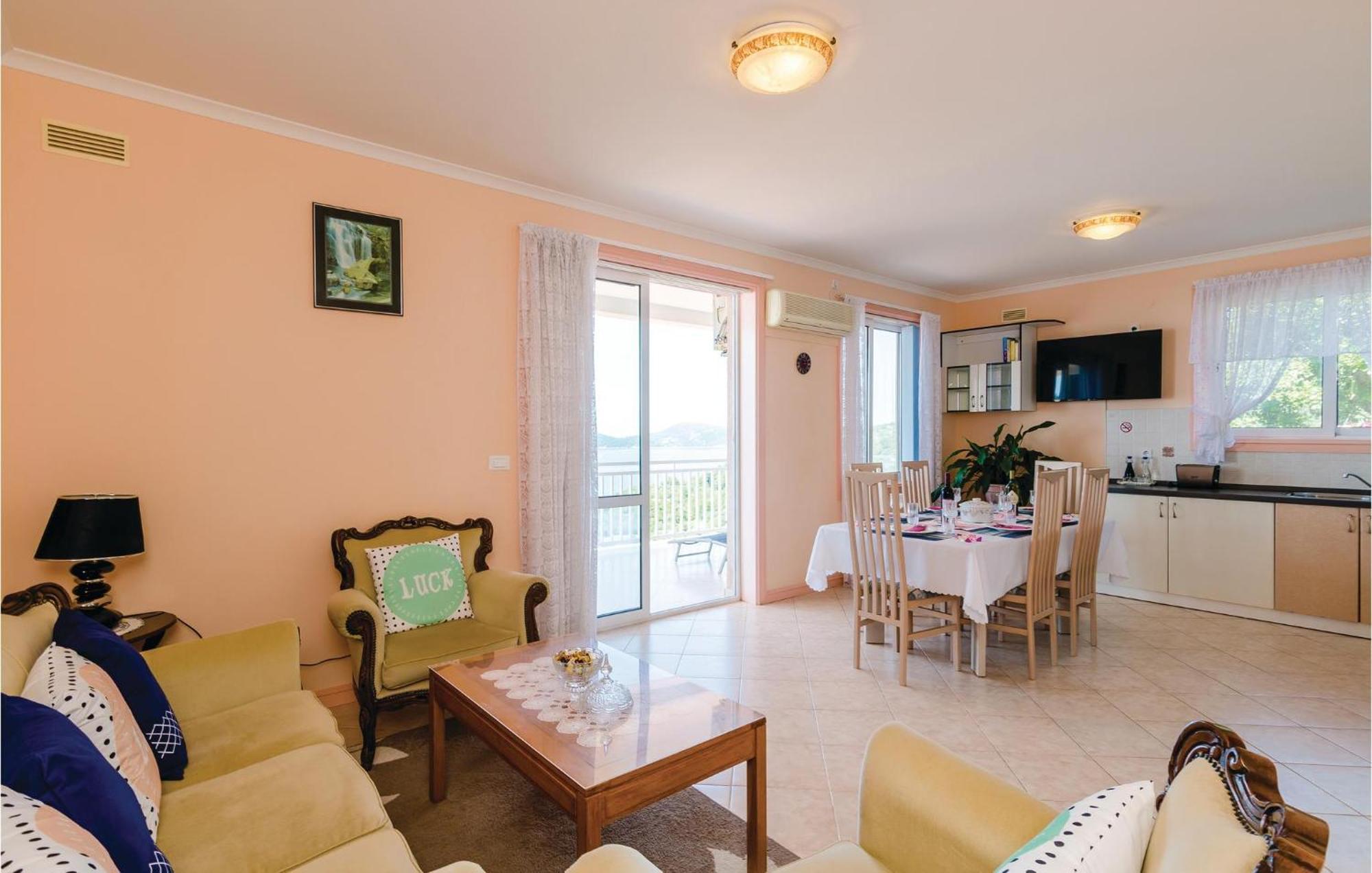 3 Bedroom Beautiful Apartment In Orasac Exteriér fotografie